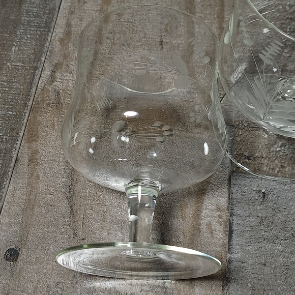 Vintage Hand Blown Floral Etched Stemware Drinks or Dessert Made Poland - Picture 6 of 7